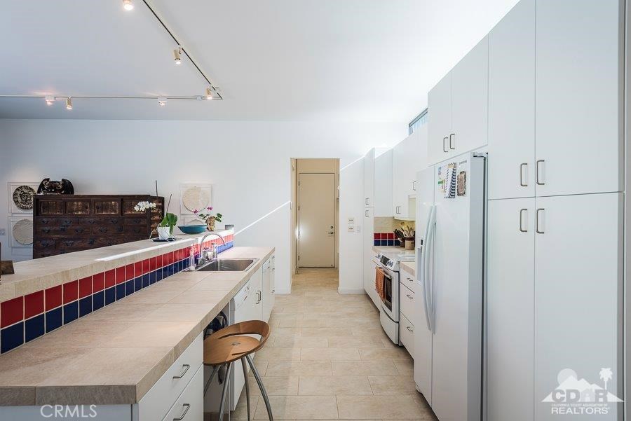 El Mirador - Residential