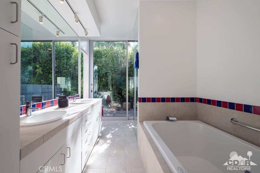 El Mirador - Residential