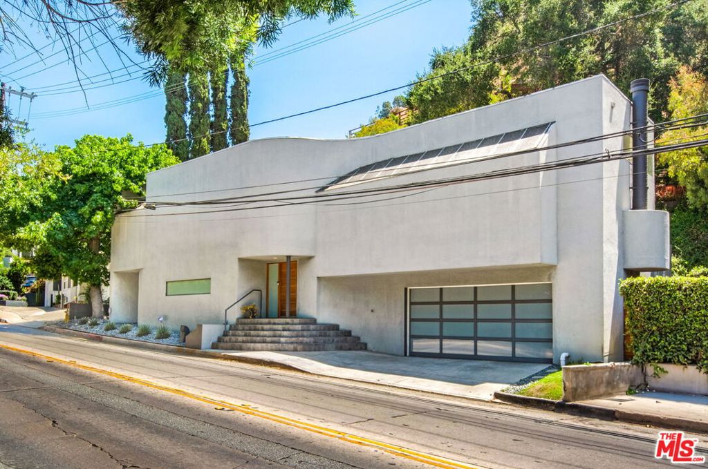 2710 Laurel Canyon Boulevard