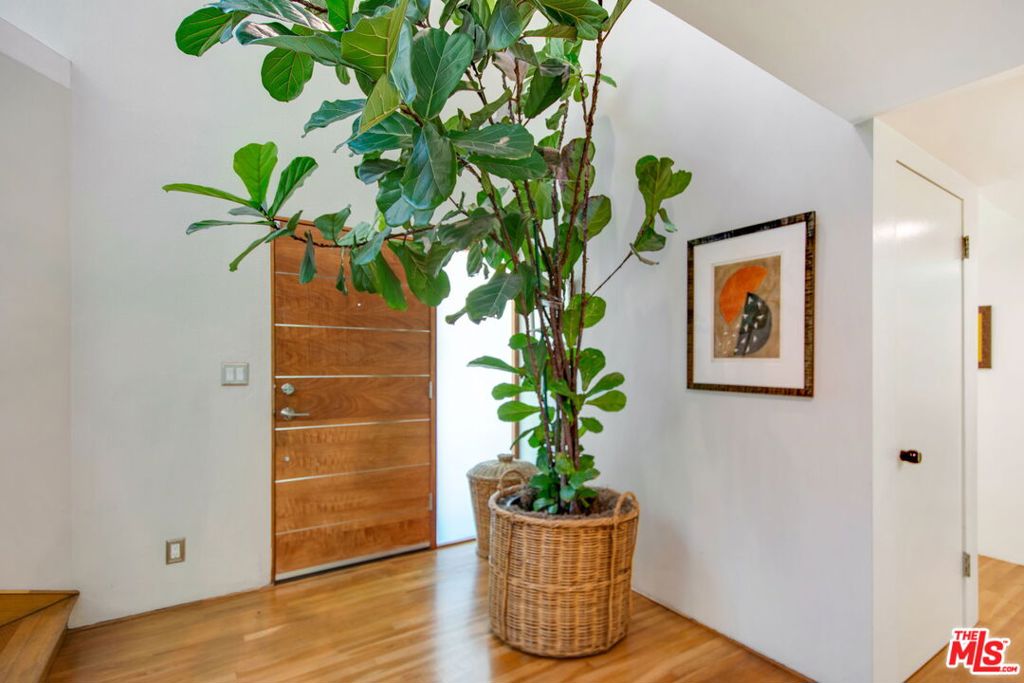 2710 Laurel Canyon Boulevard, Los Angeles CA 90046