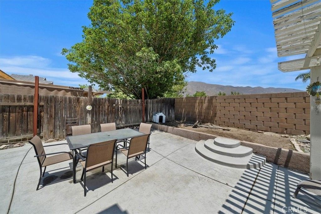 listing image 130729944484726152756