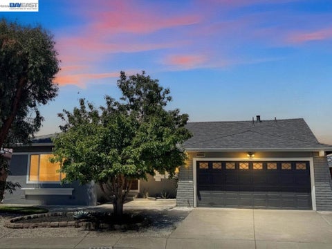 Photo of 35539 Dee Pl PL, Fremont, CA 94536 (MLS # 41138185)