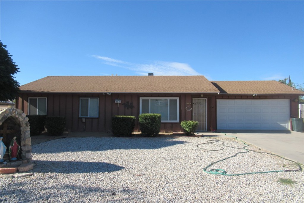 Don’t miss this fantastic home featuring 3 bedrooms, 2 full bathrooms, and a large living room with a cozy fireplace. The layout is open and functional, ideal for both everyday living and entertaining. Enjoy the convenience of a 2-car garage, a fully fenced yard, and RV access with a drive-through gate to the backyard. This property checks all the boxes—come see it for yourself!