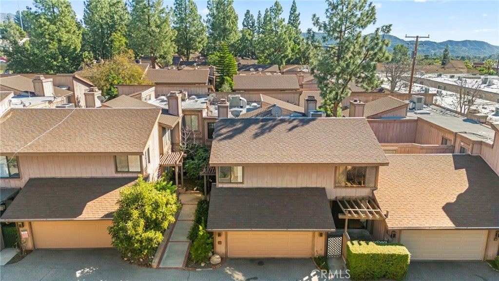 33 Northwoods Lane