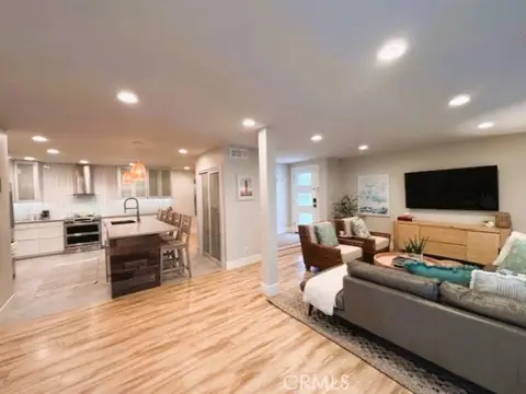 MLS: OC26069528