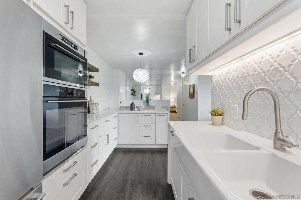 6455 La Jolla Blvd 206