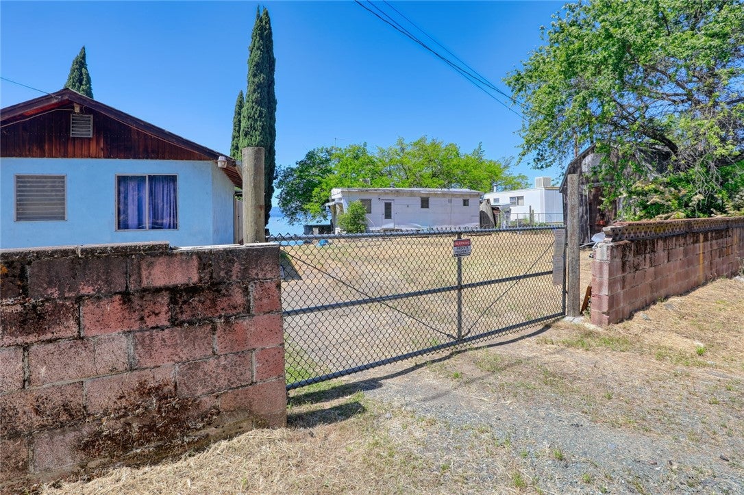 6537 E Highway 20