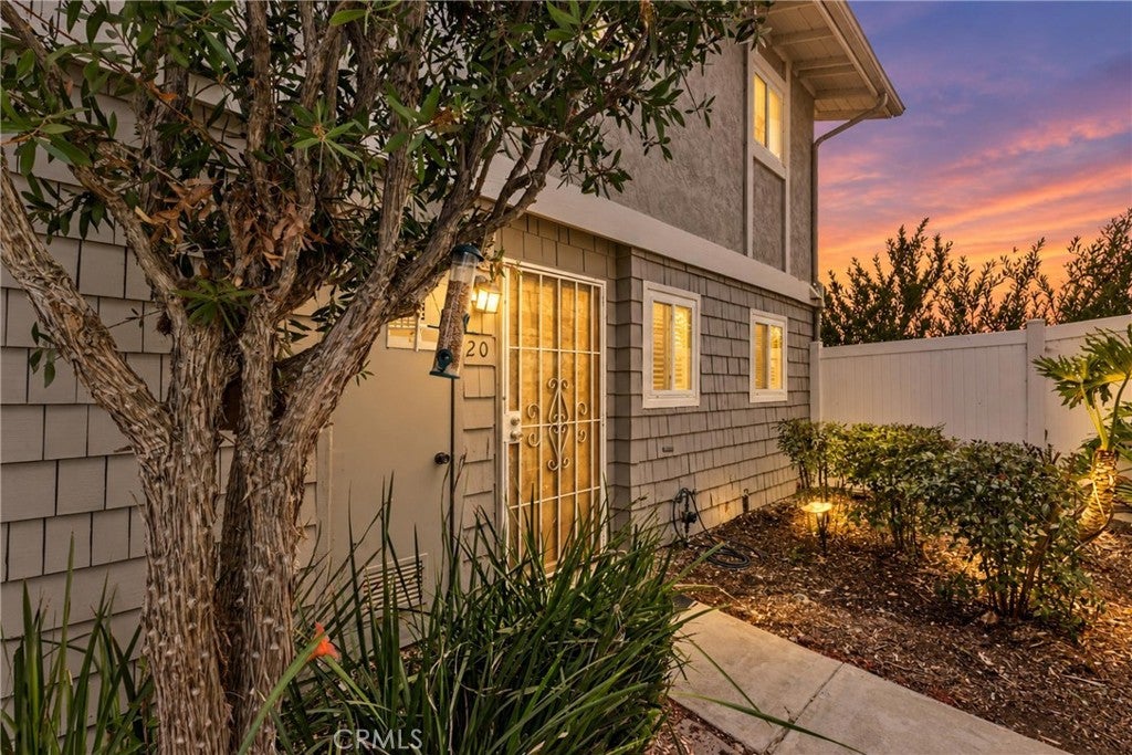 2112 E Vista 20