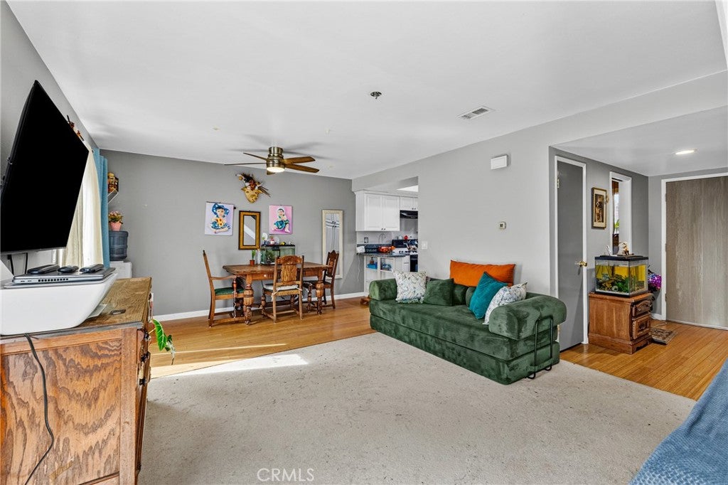 2112 E Vista 20
