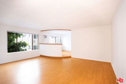 Photo of 960 Larrabee Street #206, West Hollywood, CA 90069 (MLS # 26673297)
