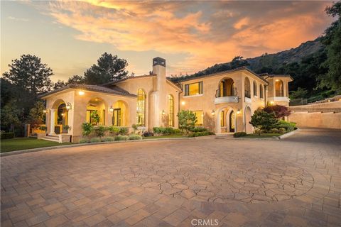 Photo of 1051 Oak Canyon Lane, Glendora, CA 91741 (MLS # CV25118511)