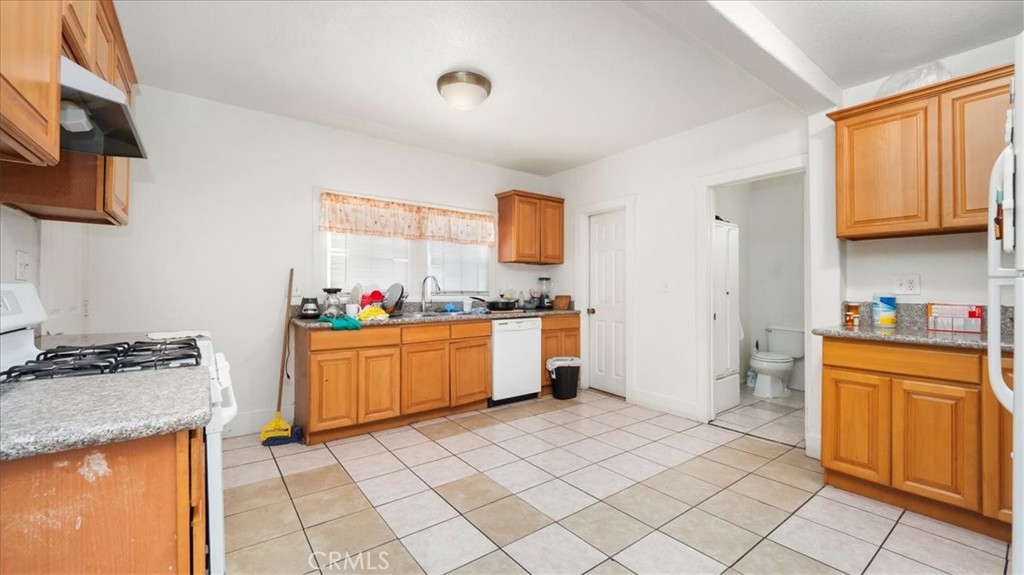 226 E Califoria
