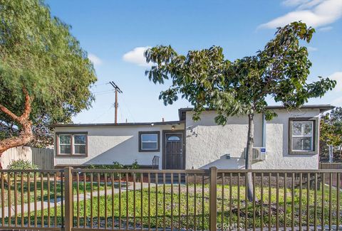 Photo of 2332 S Highland Avenue, Los Angeles, CA 90016 (MLS # OC26013297)