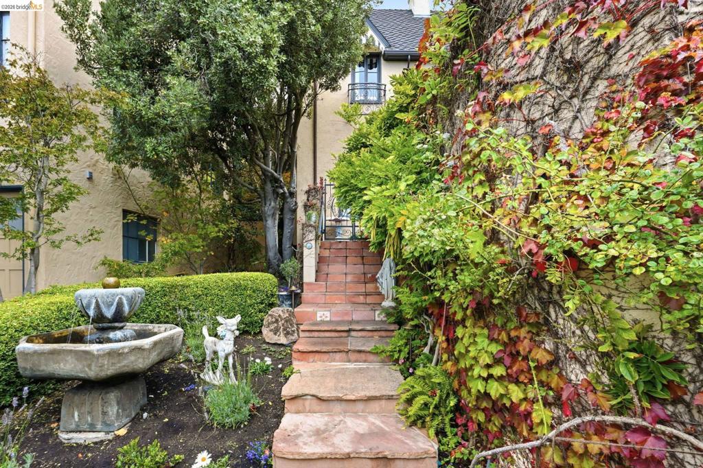 893 Santa Barbara Rd
