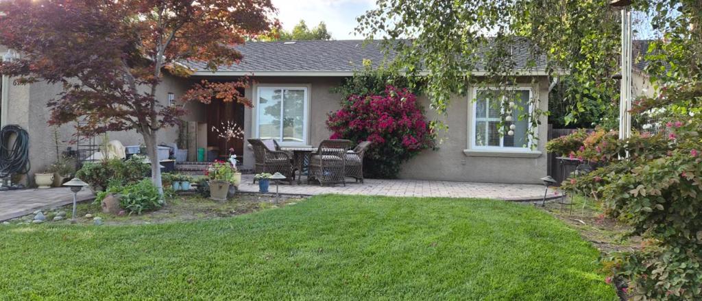 675 Meadow Creek Drive