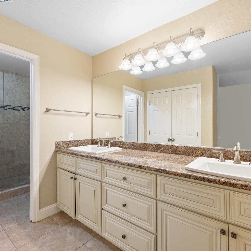 MEADOW CREEK - Residential
