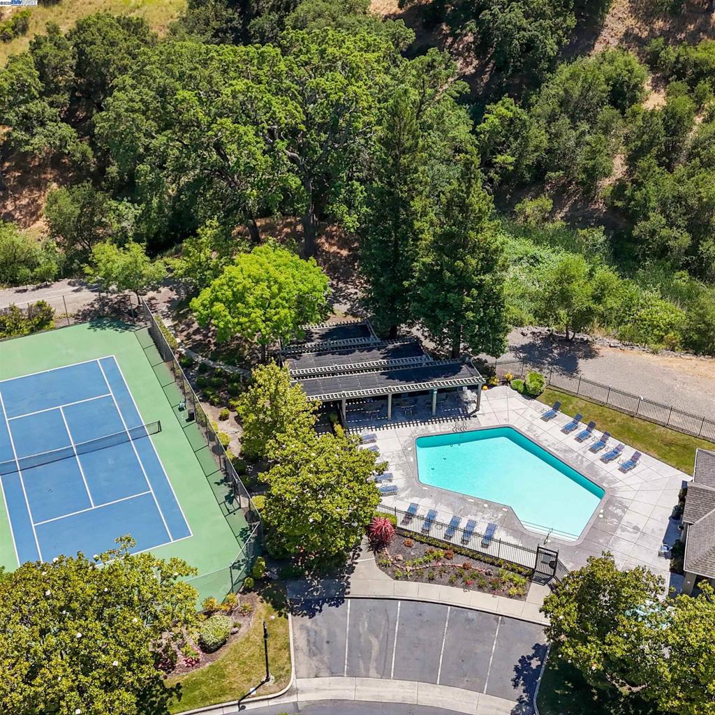 MEADOW CREEK - Residential