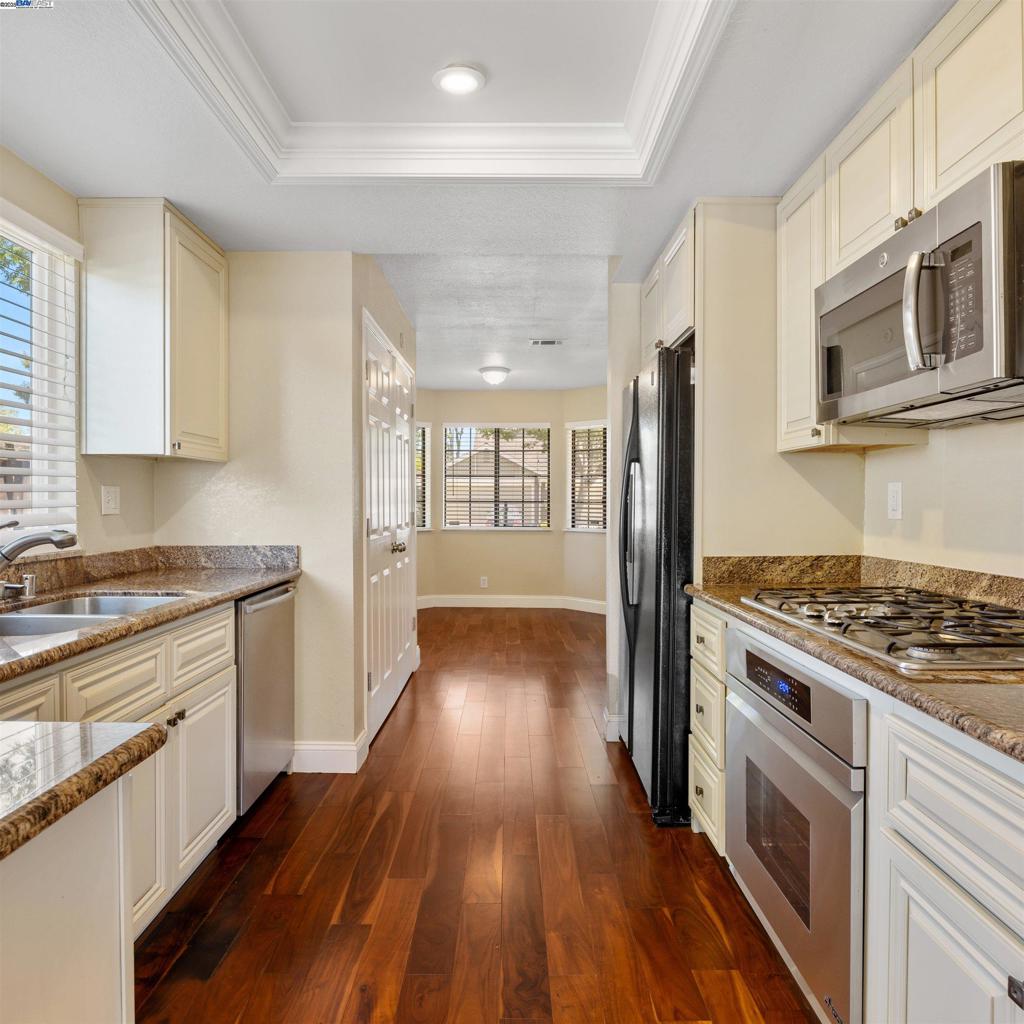 MEADOW CREEK - Residential