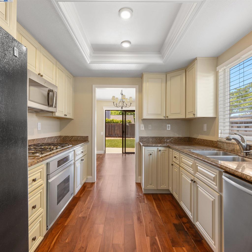 MEADOW CREEK - Residential