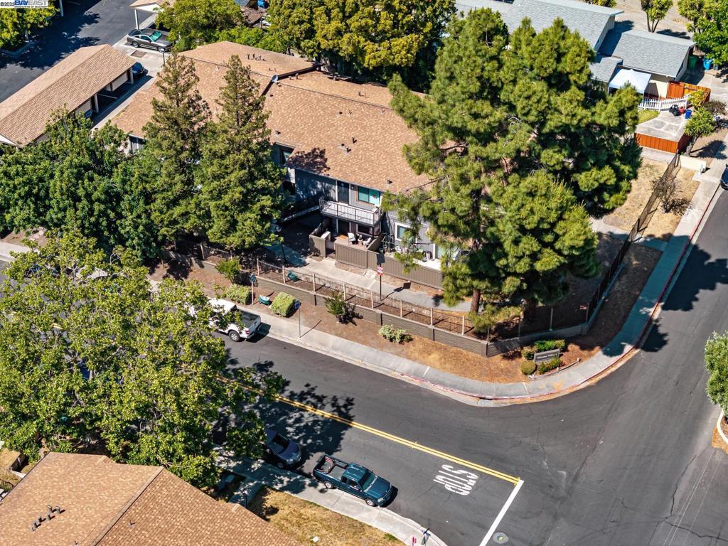 MISSION HILLS - Residential