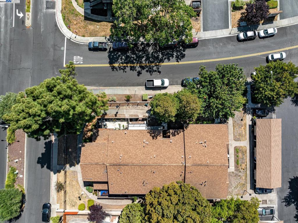MISSION HILLS - Residential