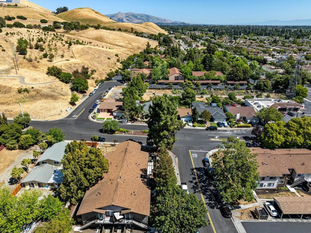 MISSION HILLS - Residential