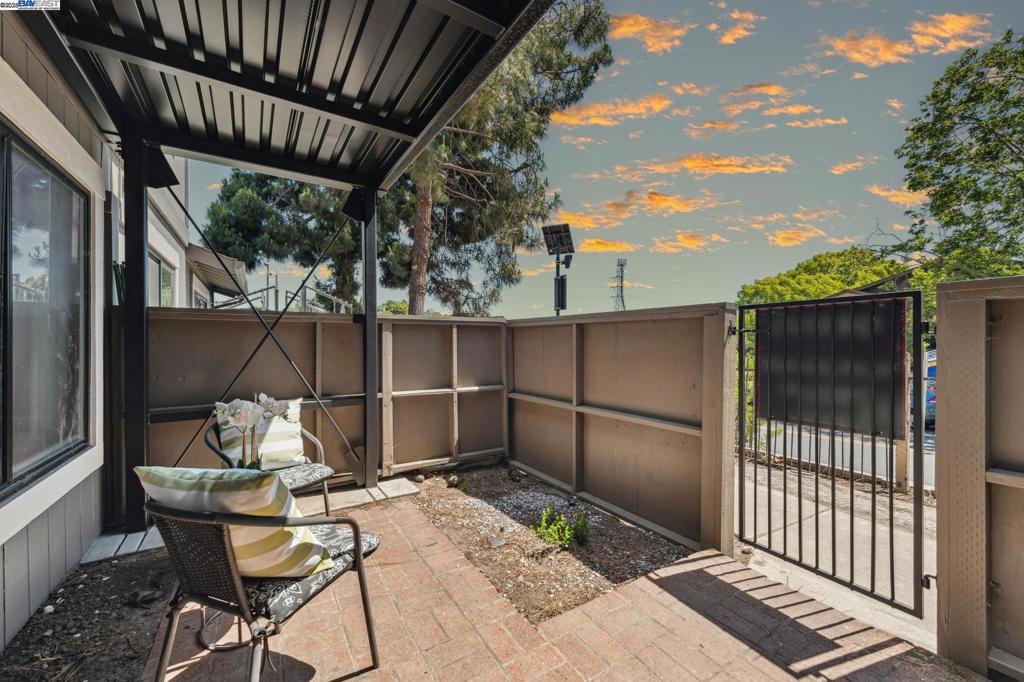 MISSION HILLS - Residential