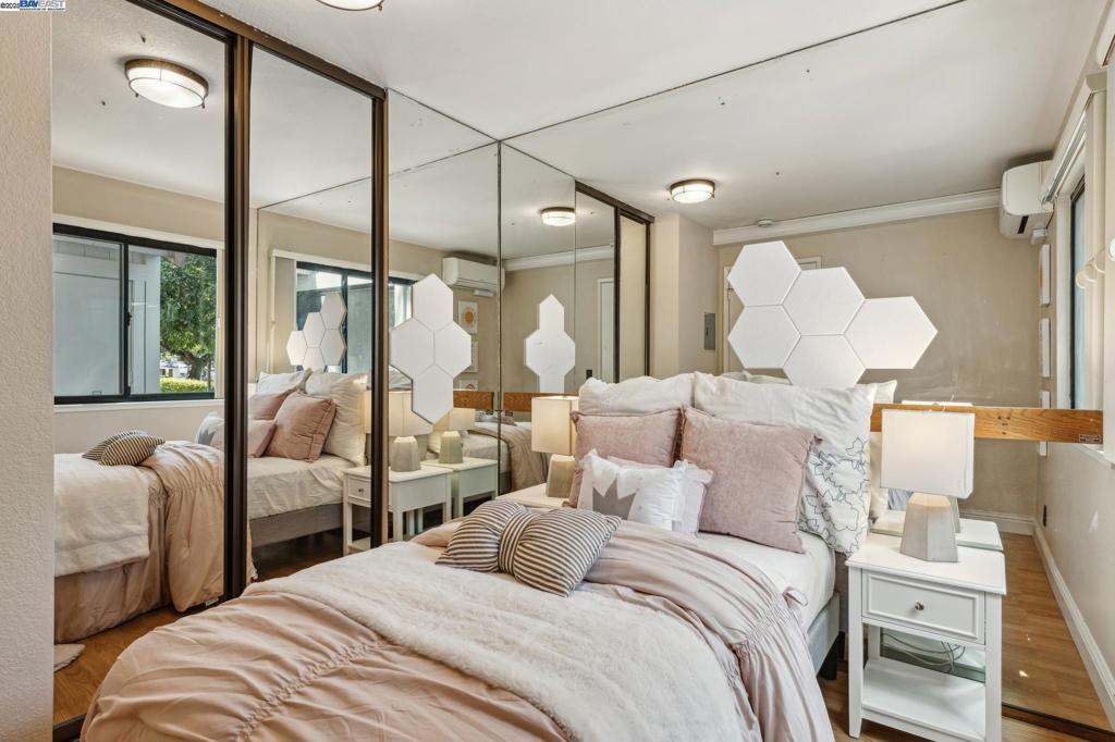 MISSION HILLS - Residential