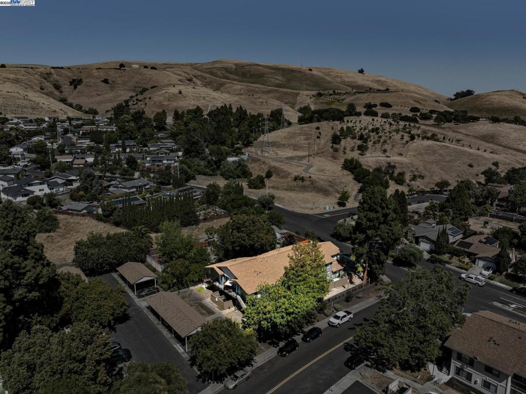 MISSION HILLS - Residential