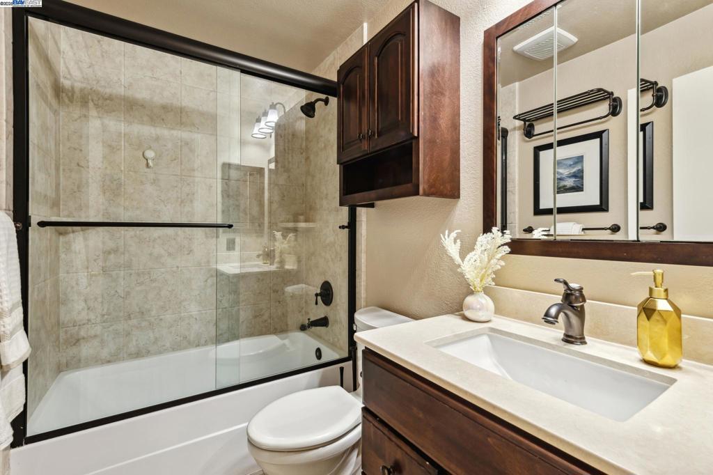 MISSION HILLS - Residential