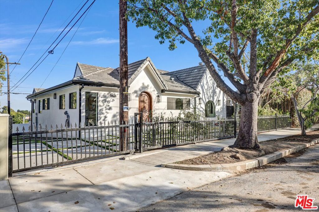 11404 Biona Drive