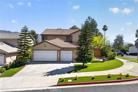 Photo of 12312 Edgecliff Ave Ave, Sylmar, CA 91342 (MLS # SR26075402)