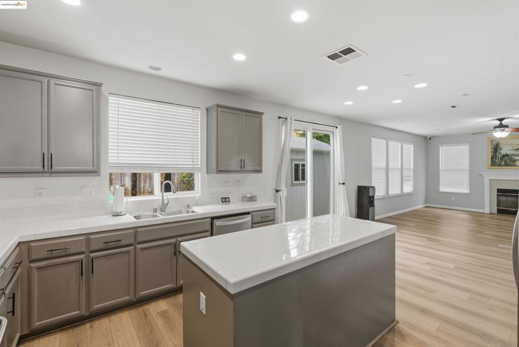 ROSE GARDEN - Residential