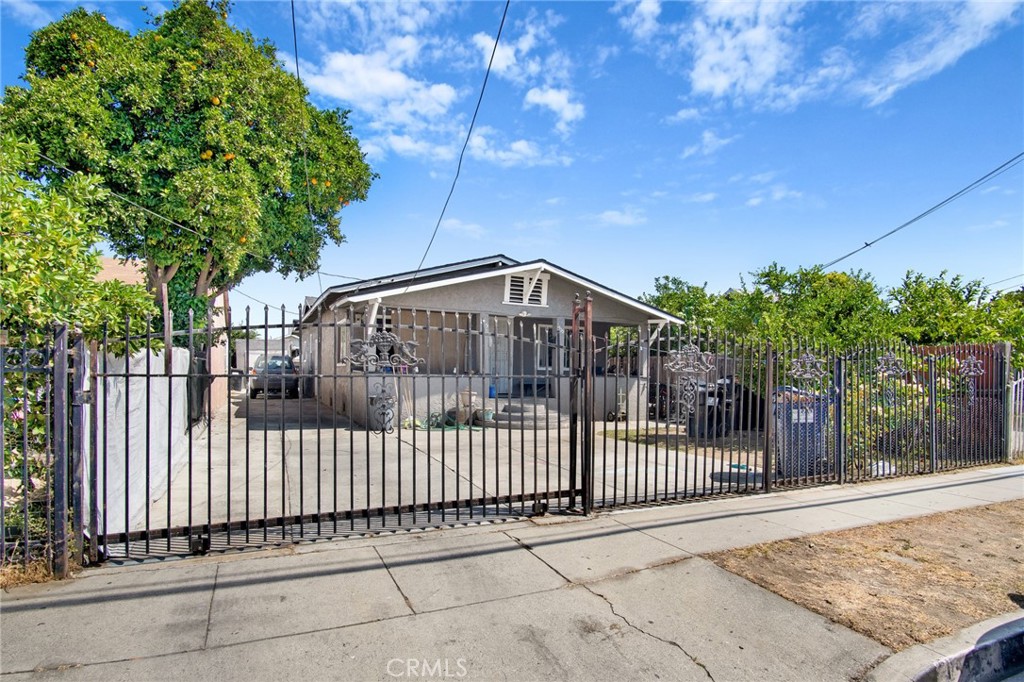1415 E 68th Street