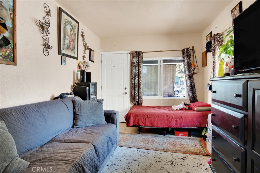 1415 E 68th Street