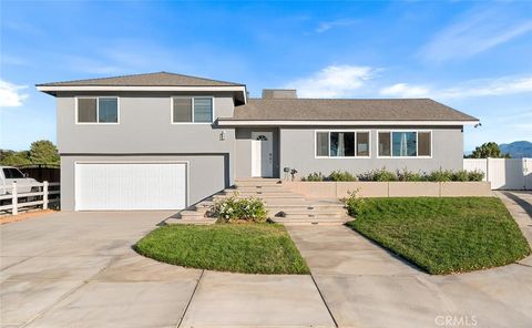 Photo of 1436 Hilltop Ln, Norco, CA 92860 (MLS # CV26010485)