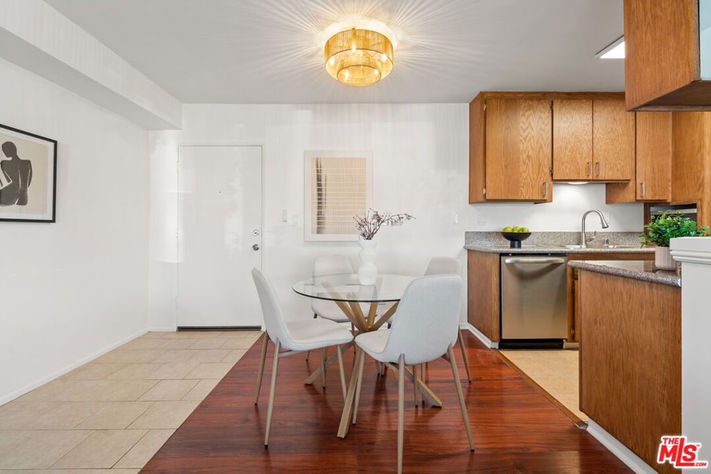 360 Gladys Avenue 1