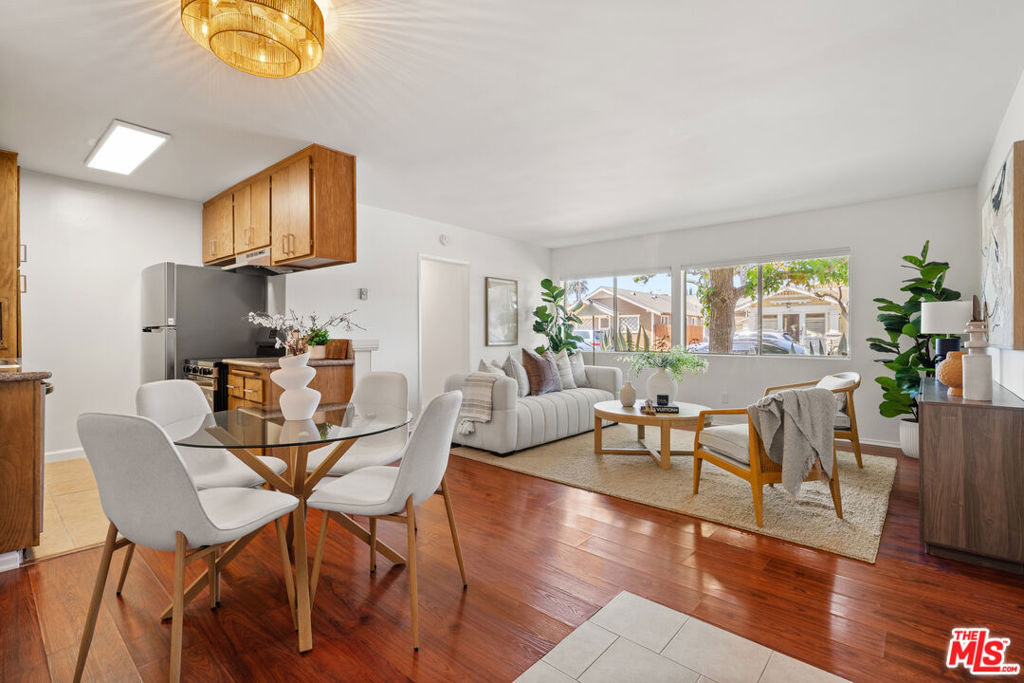 360 Gladys Avenue 1
