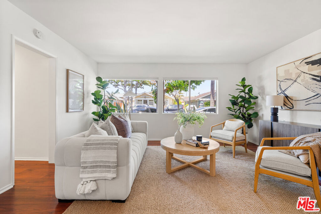 360 Gladys Avenue 1