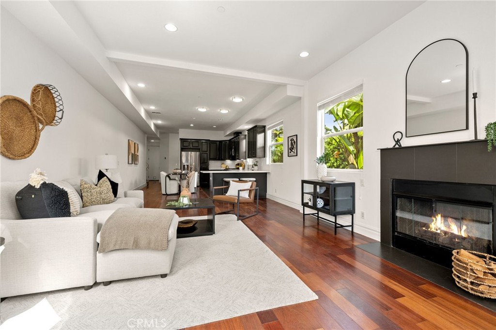 2620 Huntington Lane