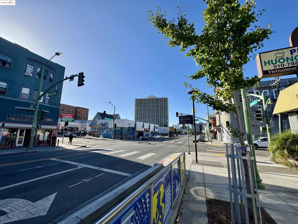LAKE MERRITT - Residential Income