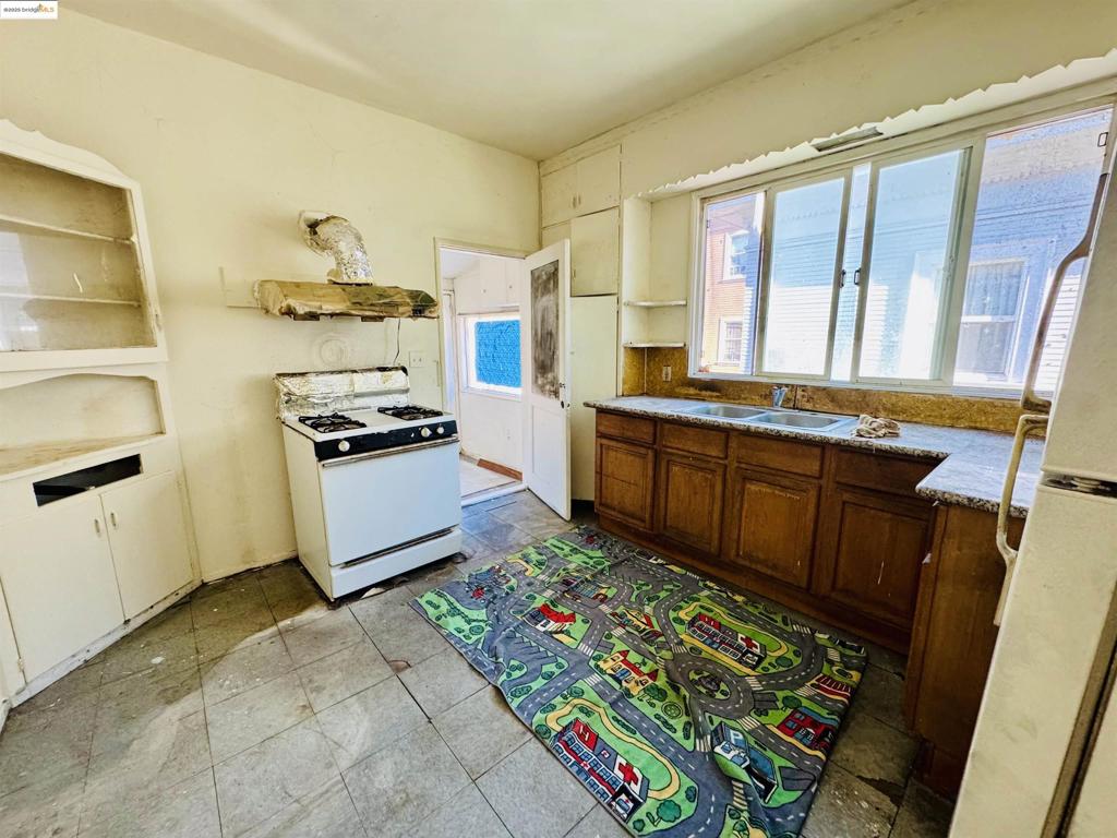 LAKE MERRITT - Residential Income