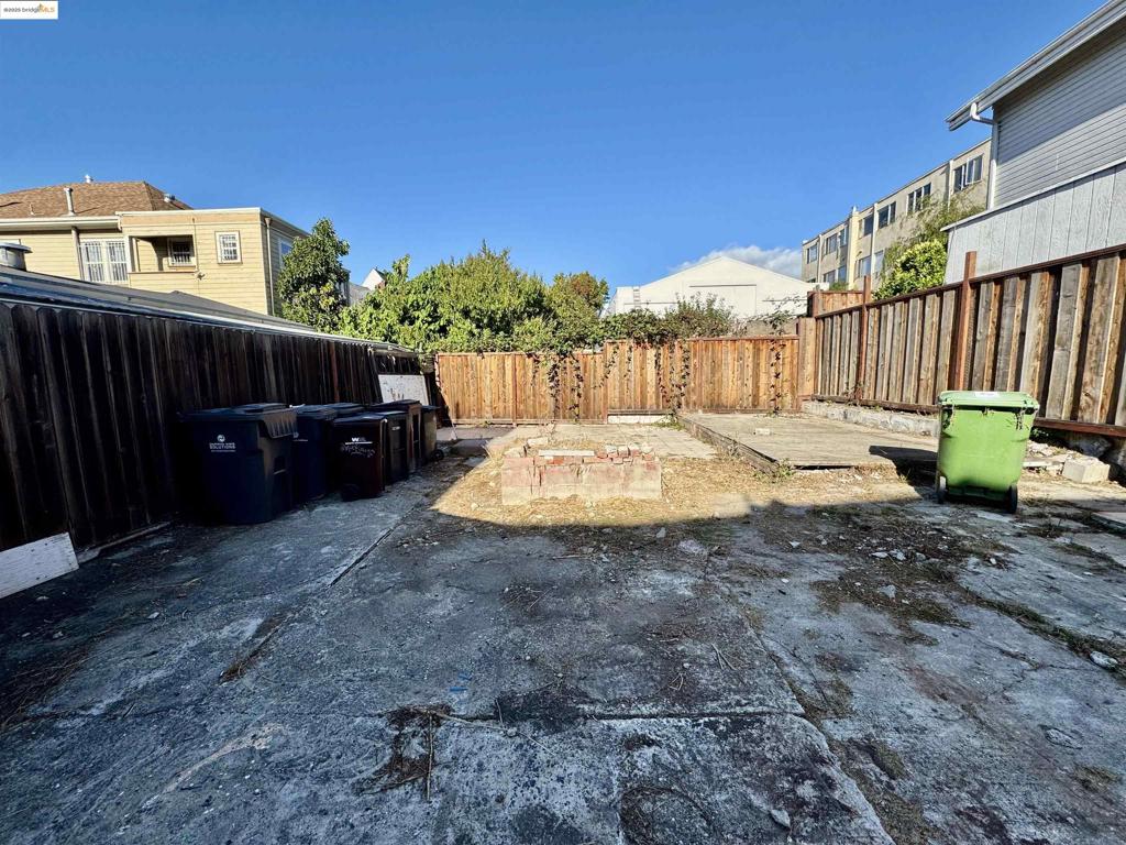LAKE MERRITT - Residential Income