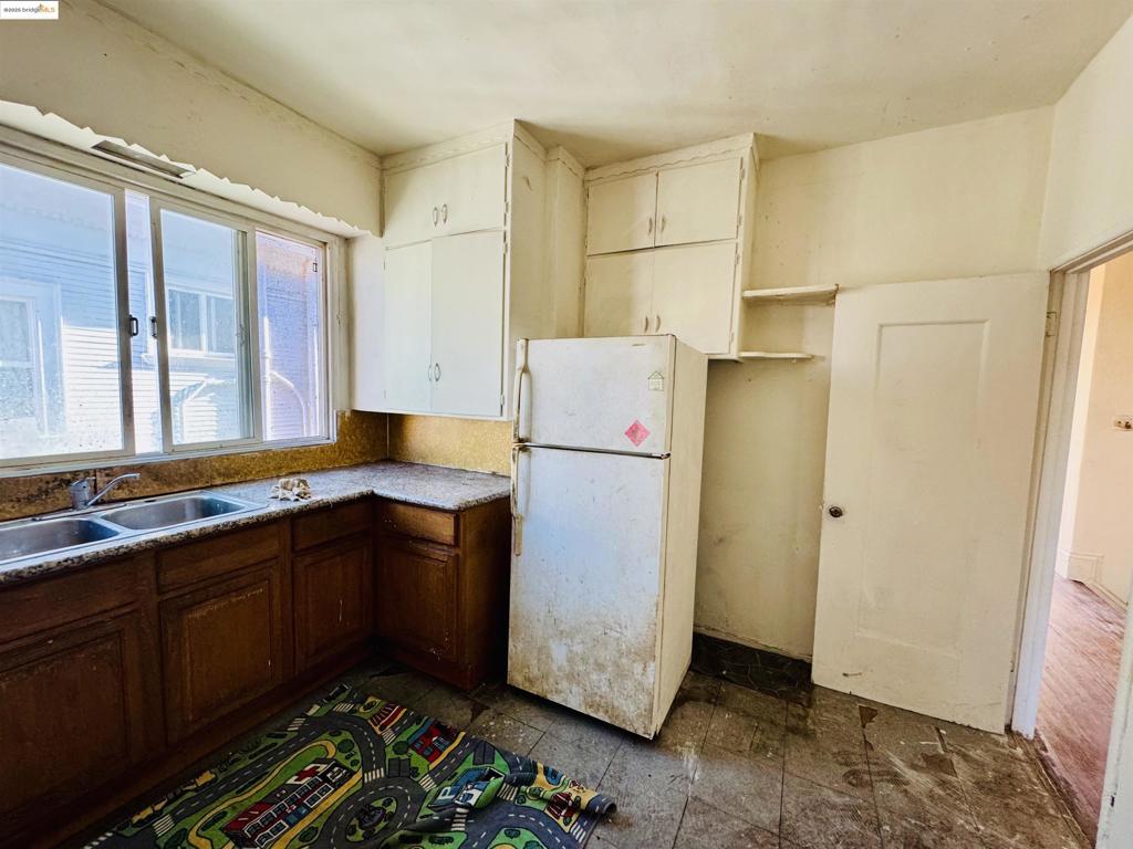 LAKE MERRITT - Residential Income