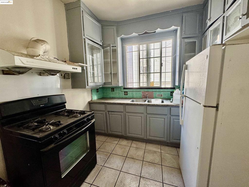 LAKE MERRITT - Residential Income