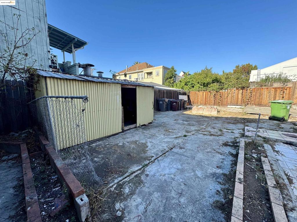 LAKE MERRITT - Residential Income