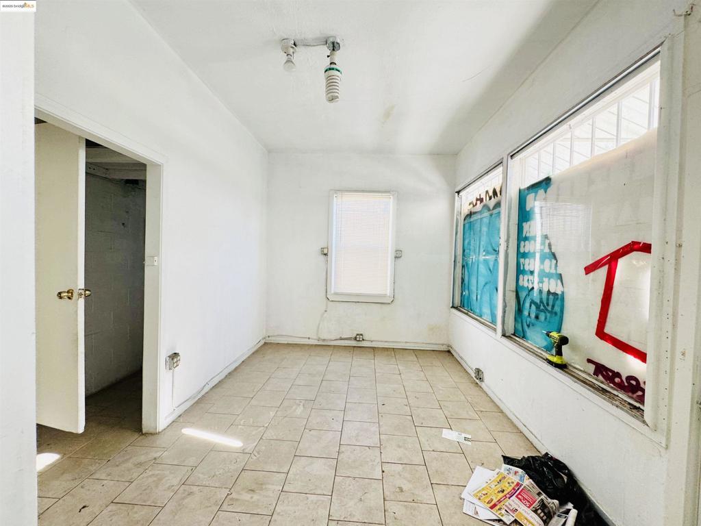 LAKE MERRITT - Residential Income