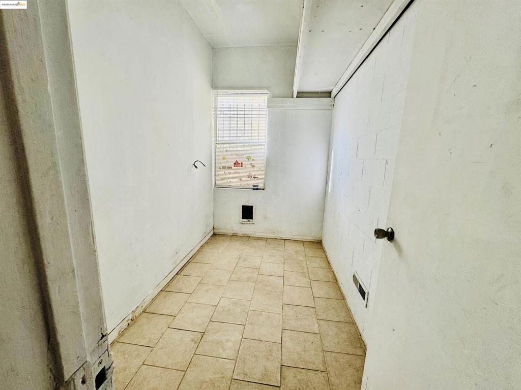 LAKE MERRITT - Residential Income
