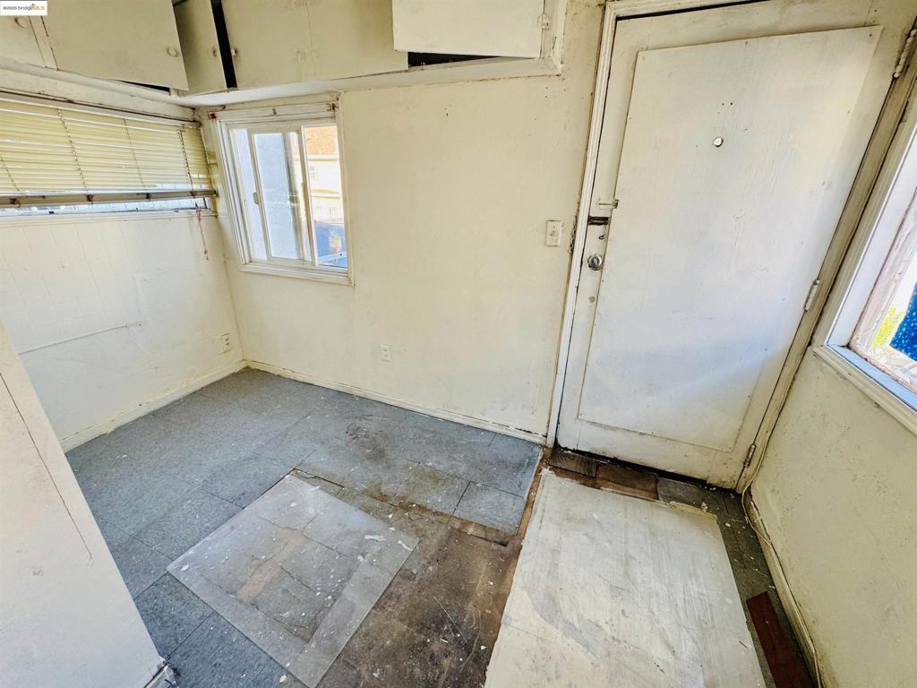 LAKE MERRITT - Residential Income
