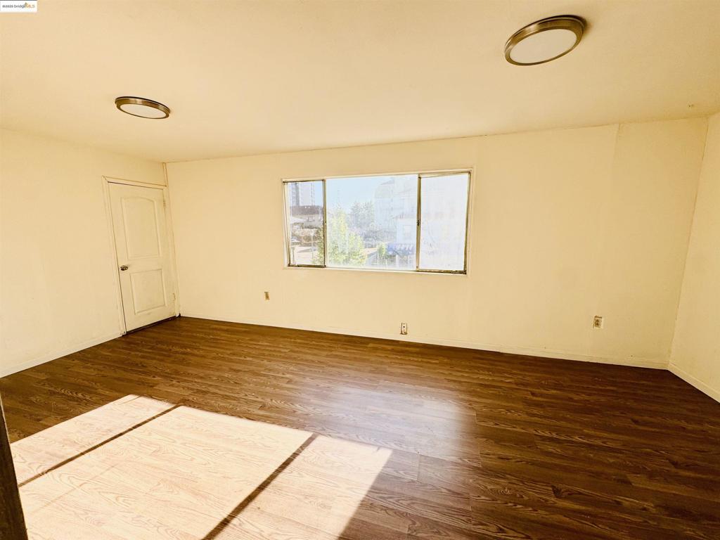 LAKE MERRITT - Residential Income